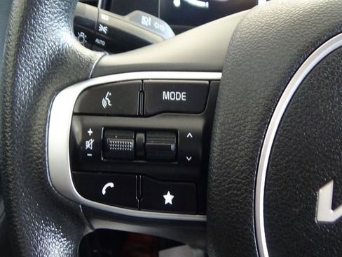 Used 2025 Kia Sportage LX AWD/4WD image 21