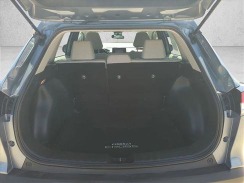 Certified 2022 Toyota Corolla Cross L image 6