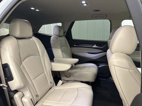 Used 2020 Buick Enclave Essence image 42