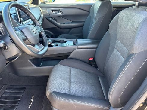 Used 2025 Nissan Rogue SV FWD image 14