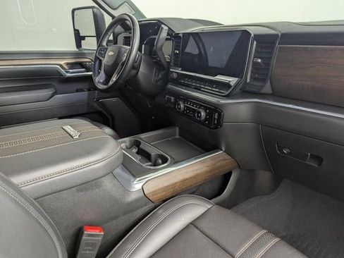 Used 2024 Chevrolet Silverado 2500 High Country w/ High Country Premium Package image 25