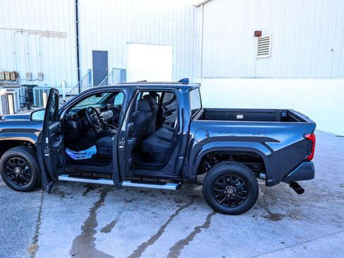 Used 2025 Toyota Tacoma SR5 image 11