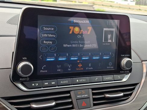 Used 2024 Nissan Altima 2.5 SV FWD image 18