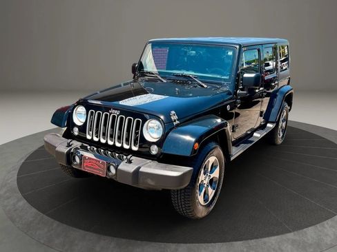 Used 2016 Jeep Wrangler Unlimited Sahara w/ Connectivity Group AWD/4WD image 1