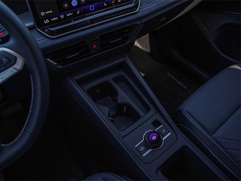 New 2026 Volkswagen Tiguan SE image 12