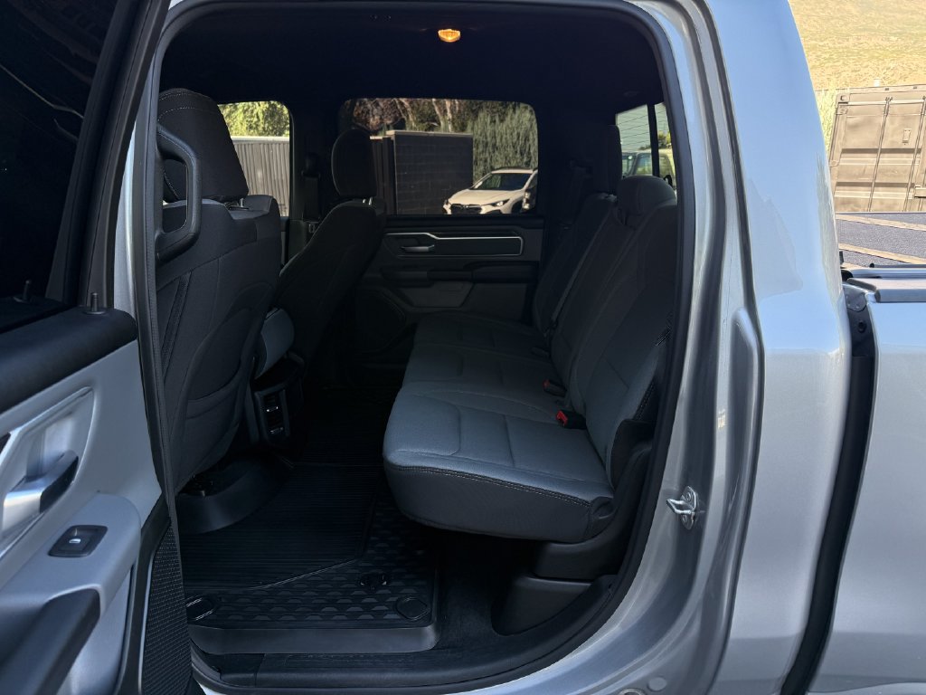 Used 2023 RAM 1500 Big Horn AWD/4WD image 32