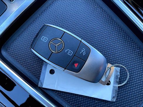 Certified 2025 Mercedes-Benz GLA 250 4MATIC image 5