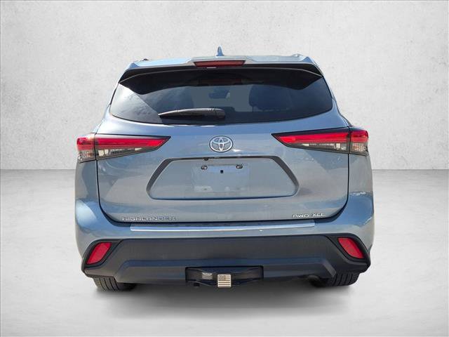 Used 2020 Toyota Highlander XLE AWD/4WD image 6