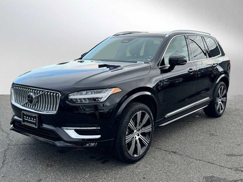Certified 2025 Volvo XC90 B6 Plus w/ Protection Package Premier image 7