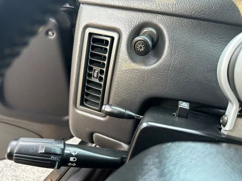 Used 2000 Plymouth Prowler image 31