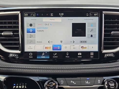 New 2026 Chrysler Pacifica Select AWD/4WD image 15