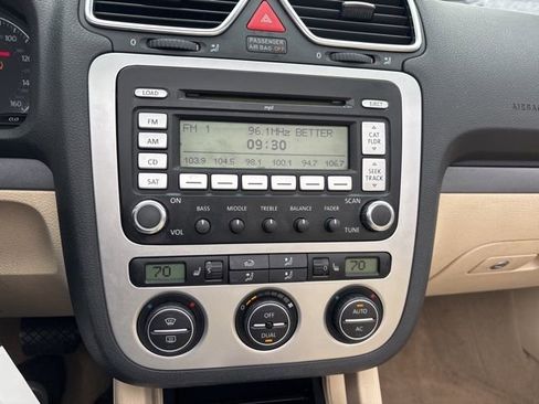 Used 2009 Volkswagen Eos Komfort image 18