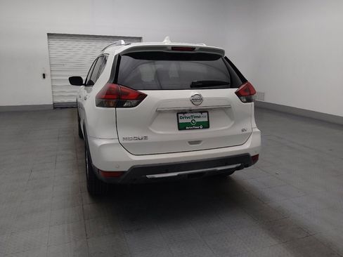 Used 2020 Nissan Rogue SV FWD image 6