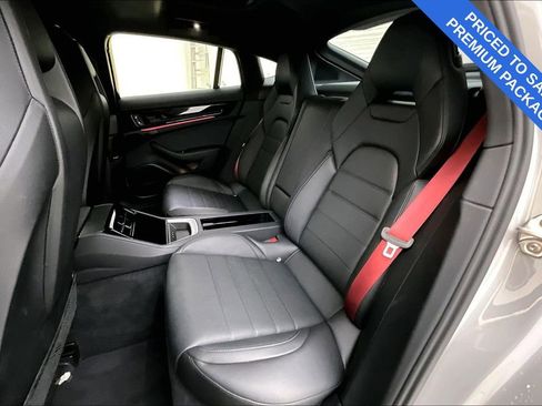 Used 2025 Porsche Panamera 4 w/ Premium Package image 34