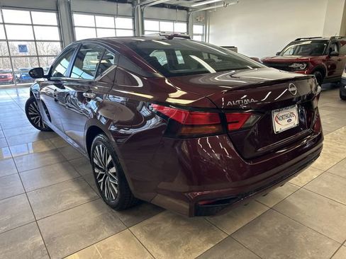 Used 2024 Nissan Altima 2.5 SV AWD/4WD image 14