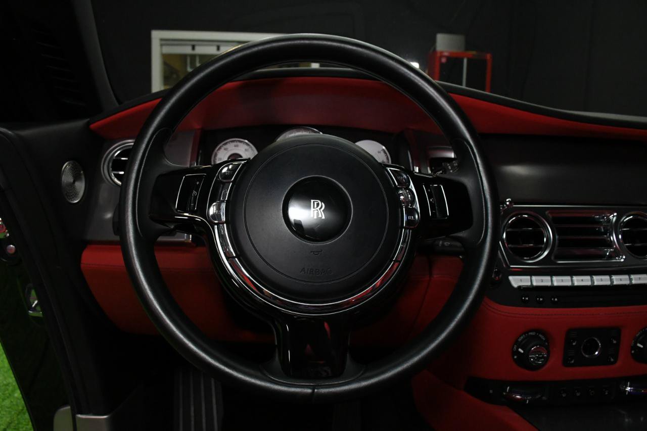 Used 2017 Rolls-Royce Wraith RWD image 19