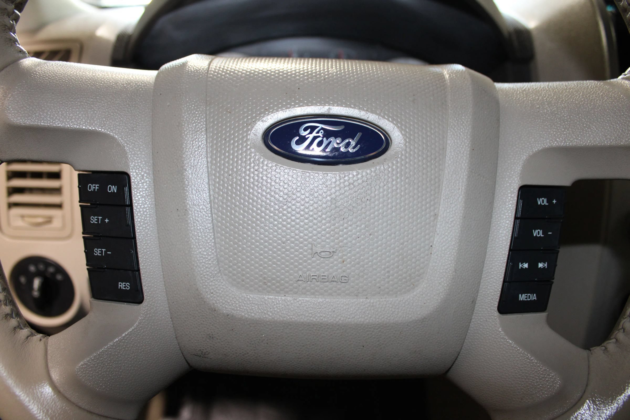 Used 2009 Ford Escape XLT FWD image 18