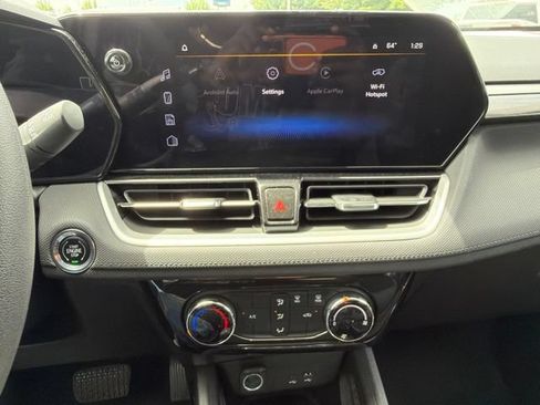 Used 2025 Chevrolet TrailBlazer LT FWD image 22
