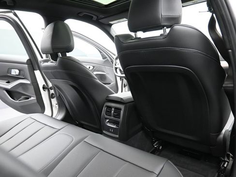 New 2025 BMW 330i xDrive Sedan w/ Convenience Package image 18