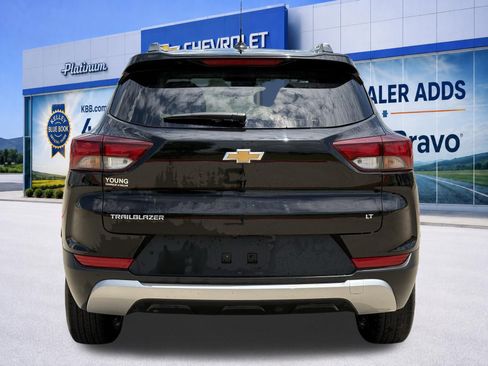 Used 2023 Chevrolet TrailBlazer LT FWD image 6
