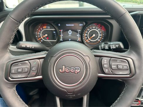 Used 2026 Jeep Wrangler Unlimited Sport AWD/4WD image 18