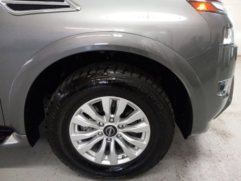 Used 2024 Nissan Armada SV AWD/4WD image 3