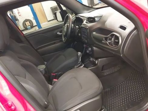Used 2022 Jeep Renegade Altitude w/ Convenience Group AWD/4WD image 36