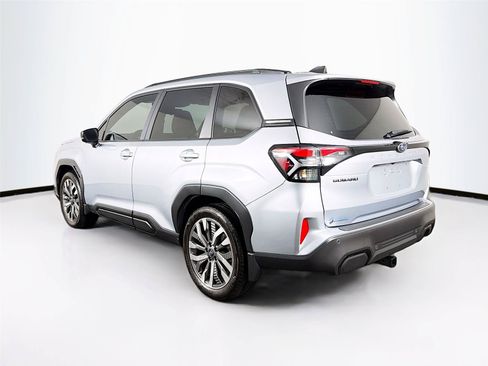 Used 2025 Subaru Forester Touring AWD/4WD image 9