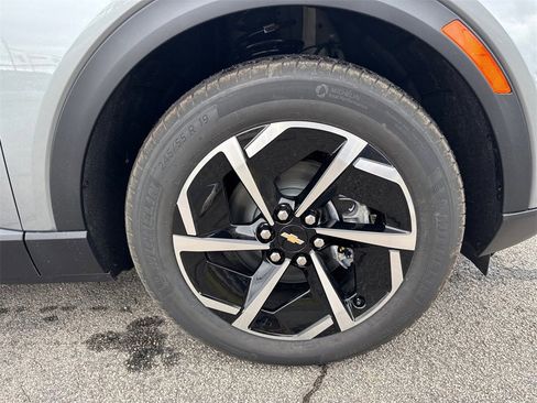 New 2026 Chevrolet Equinox EV LT image 13