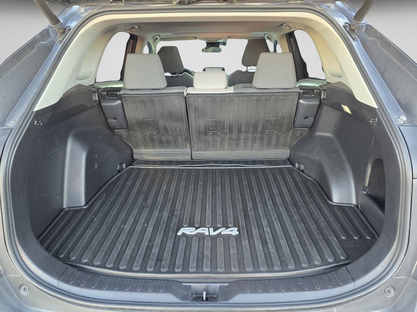 Used 2022 Toyota RAV4 XLE w/ Convenience Package AWD/4WD image 31