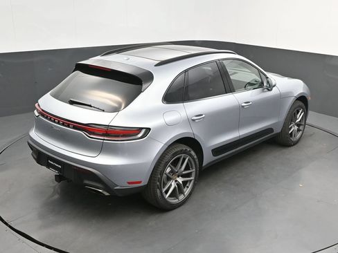 New 2026 Porsche Macan AWD/4WD image 32