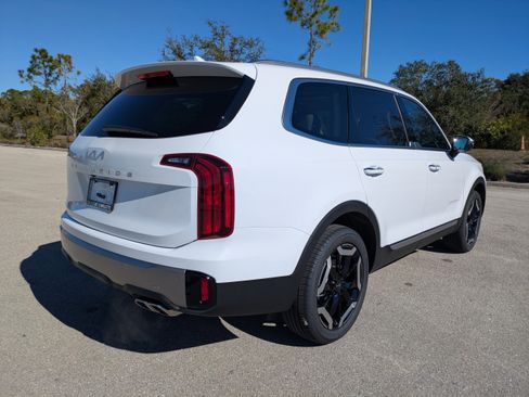 New 2025 Kia Telluride S image 5