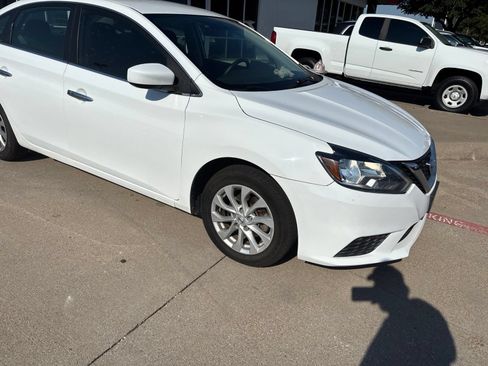 Used 2019 Nissan Sentra SV FWD image 4