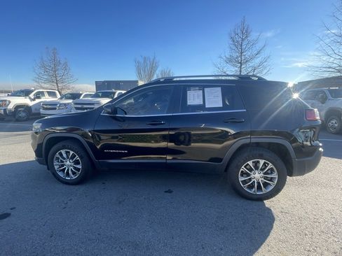 Used 2021 Jeep Cherokee Latitude Lux w/ Mopar Interior Package image 4