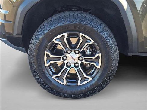 Used 2024 GMC Canyon AT4 image 24