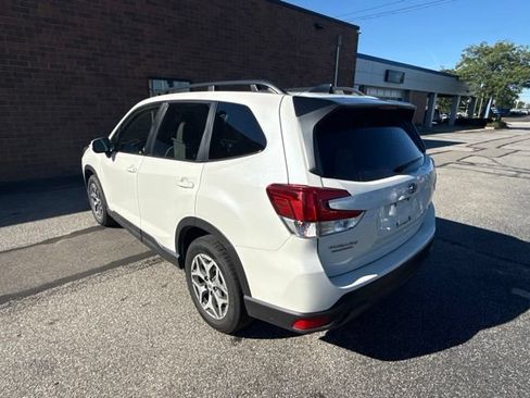 Used 2024 Subaru Forester Premium AWD/4WD image 4