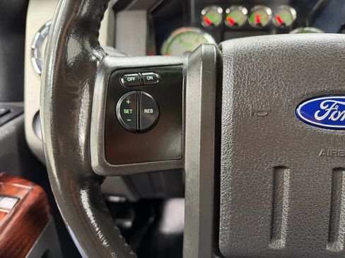 Used 2009 Ford F250 Lariat image 27