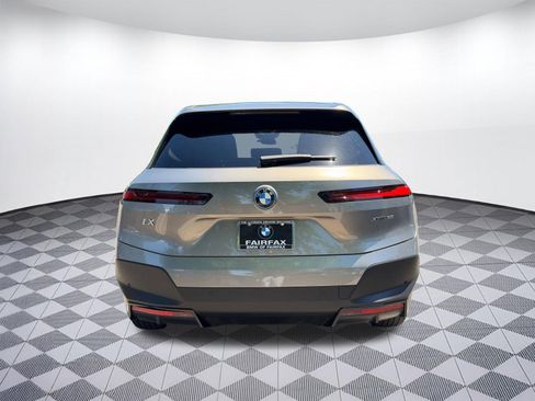 Certified 2023 BMW iX xDrive50 w/ Premium Package AWD/4WD image 10