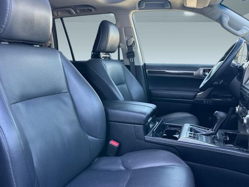 Used 2016 Lexus GX 460 w/ Comfort Package AWD/4WD image 29