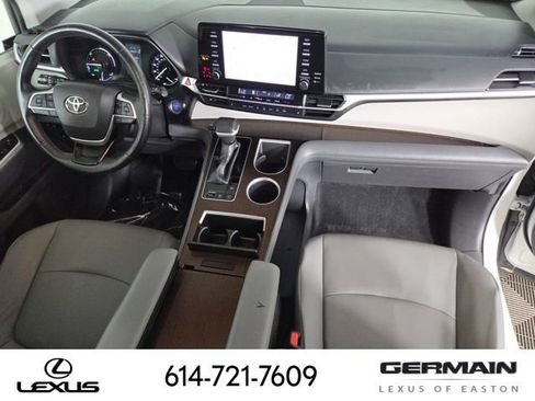 Used 2021 Toyota Sienna XLE FWD image 31