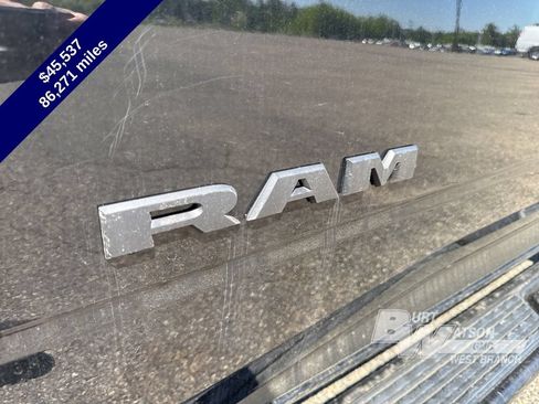 Used 2019 RAM 2500 Laramie w/ Black Appearance Package AWD/4WD image 13