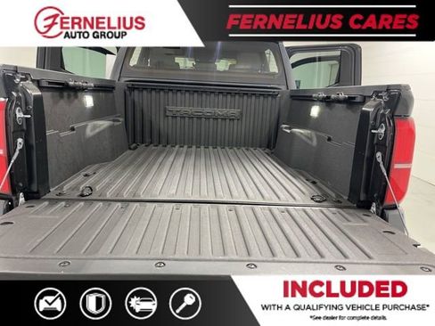Used 2025 Toyota Tacoma SR5 image 21