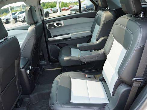 Certified 2024 Ford Explorer XLT w/ Equipment Group 202A AWD/4WD image 17
