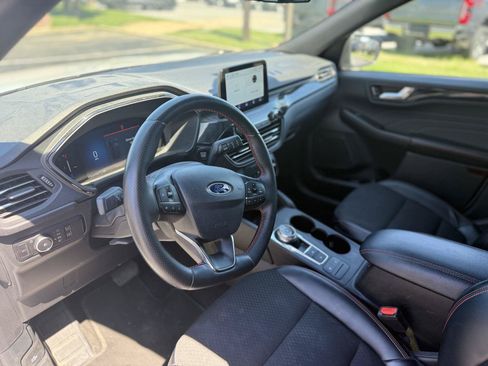 Used 2025 Ford Escape ST-Line Select AWD/4WD image 7