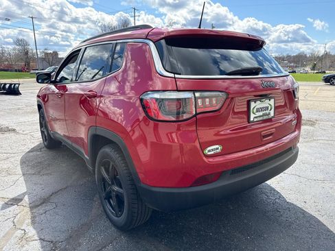 Used 2019 Jeep Compass Latitude FWD image 5