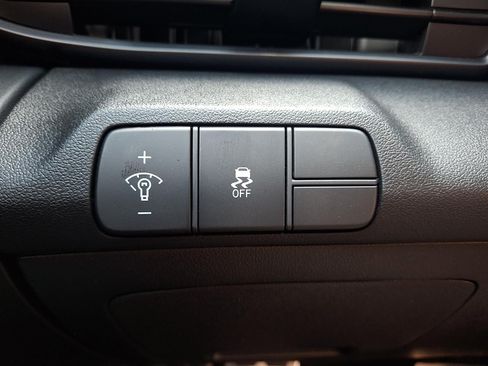 New 2026 Hyundai Elantra Sport FWD image 17