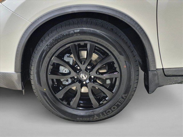 Used 2017 Nissan Rogue SV w/ SV Premium Package FWD image 22