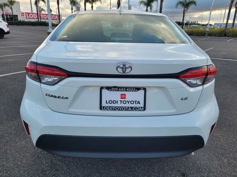 Used 2024 Toyota Corolla LE FWD image 5