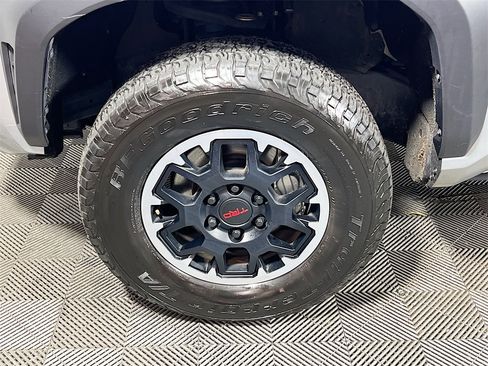 Certified 2024 Toyota Tacoma TRD Off-Road image 27