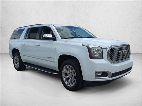 Used 2018 GMC Yukon XL SLT w/ Open Road Package RWD image 3